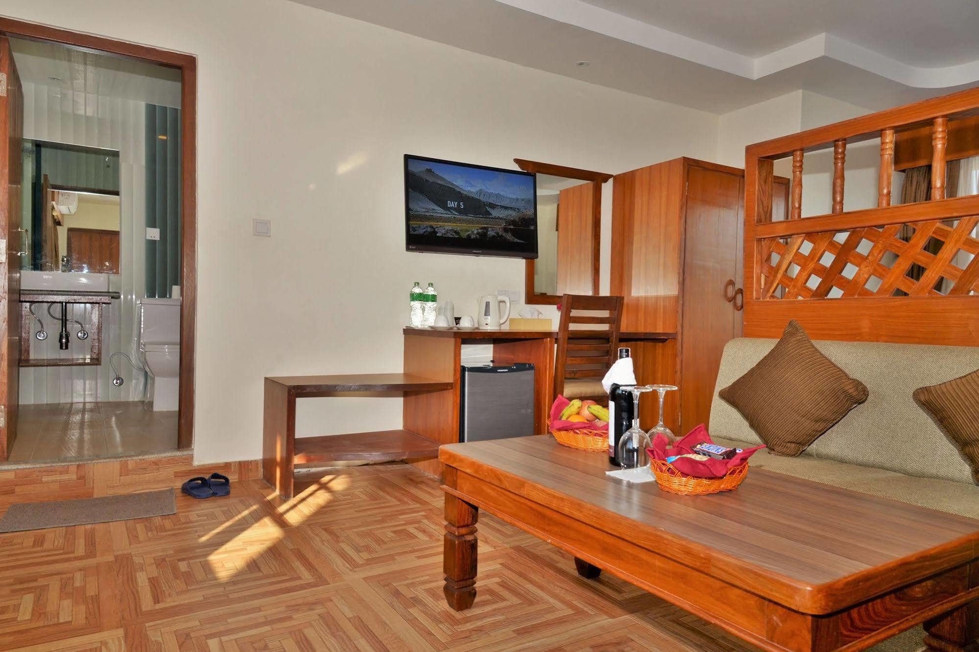 Hotel Mountain View - Lakeside Pokhara Dış mekan fotoğraf