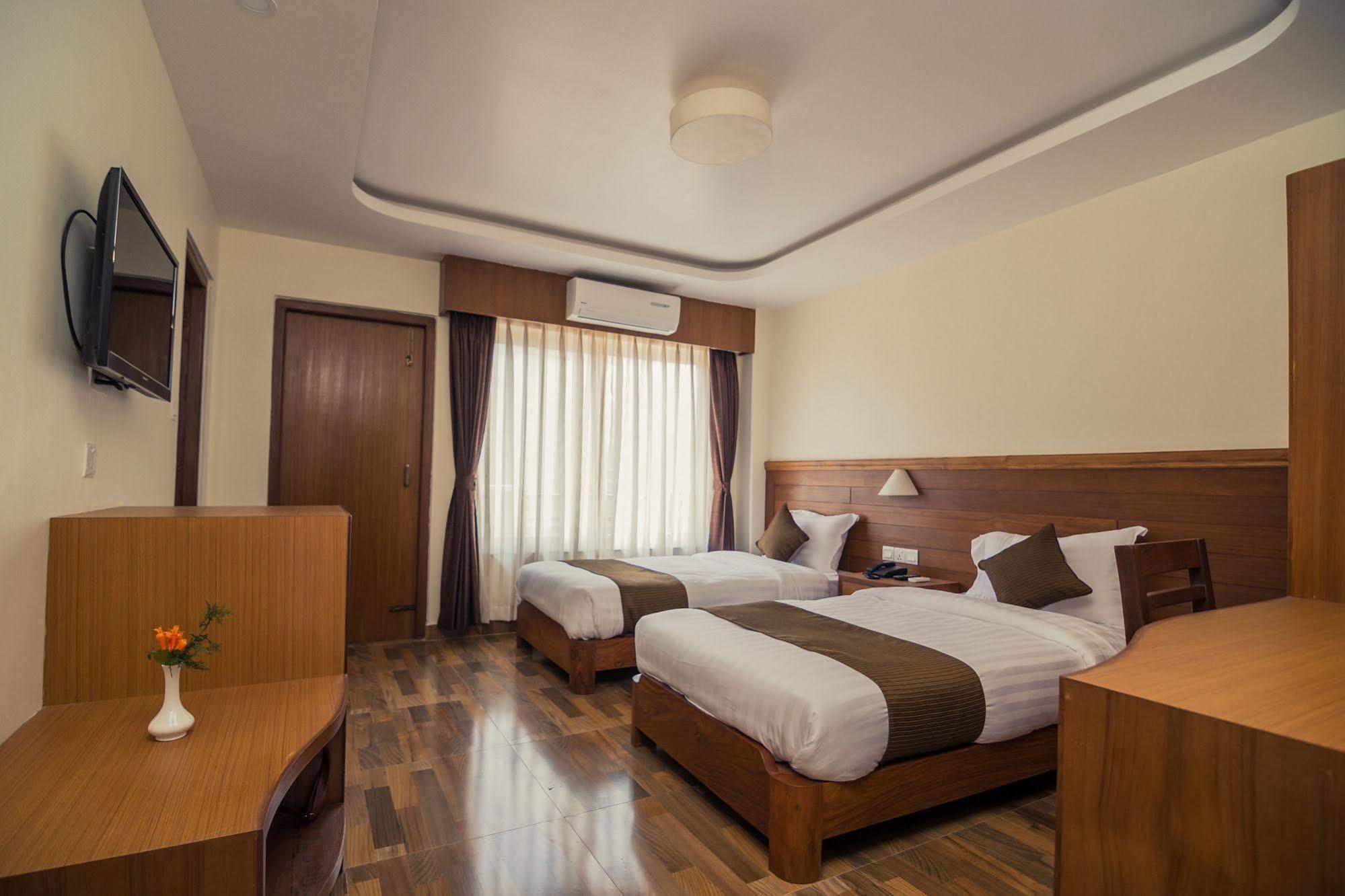 Hotel Mountain View - Lakeside Pokhara Dış mekan fotoğraf